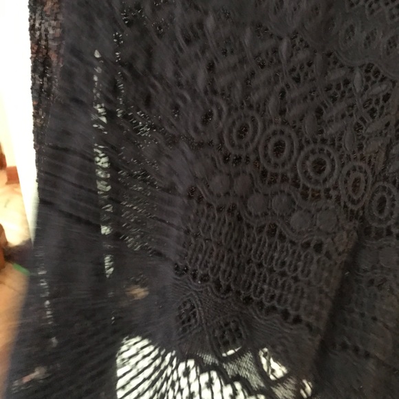 Sweater by Free People in size medium. Colour navy blue . Lace back - Picture 4 of 7